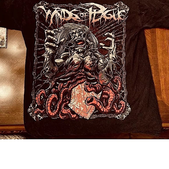𧨠"WINDS OF PLAGUEβ BAND T-SHIRT (SEND ANY OFFERS OVER $13βΌοΈ) 𧨠- Picture 4 of 6